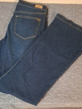 Sofia by Sofia Vergara Melisa Flare Jeans size 6